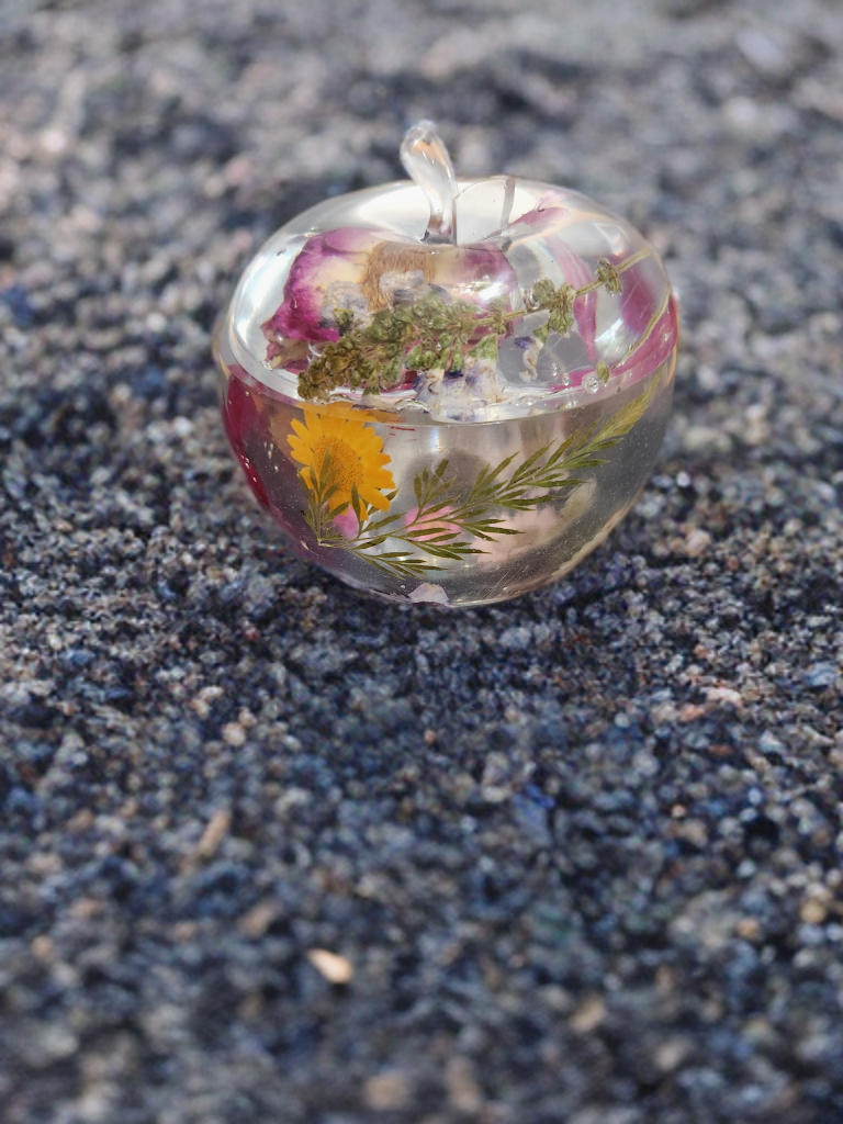 Floral trinket box