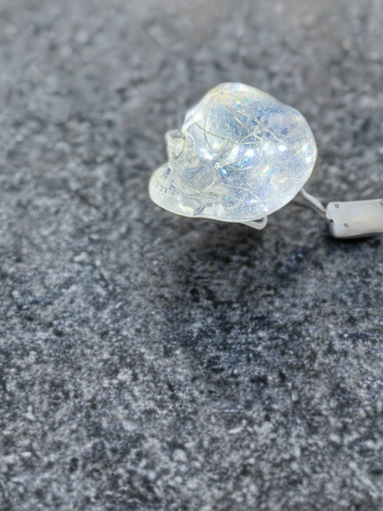 Clear light-up skull (large)