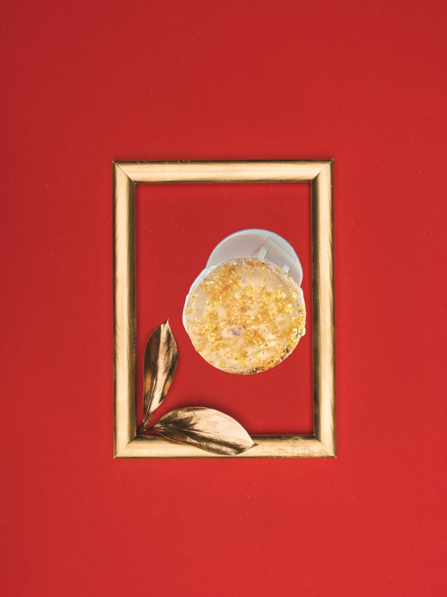 Gold-flake pop-socket