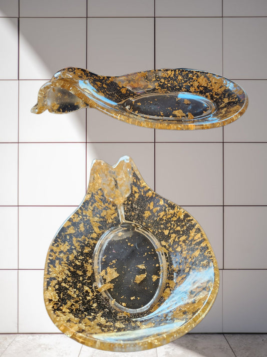 Gold flake spoon rest